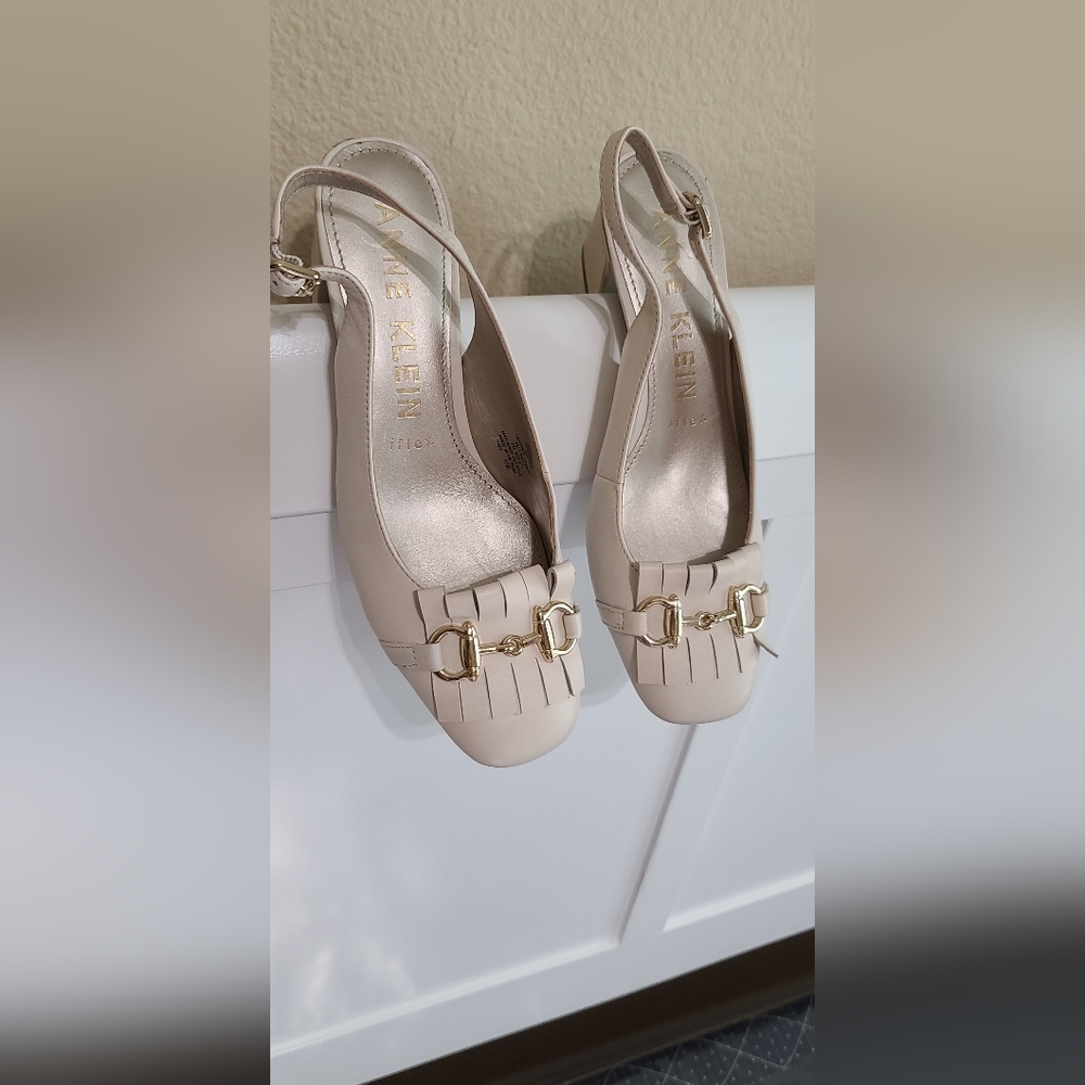 Sandals - Picture 3 of 4